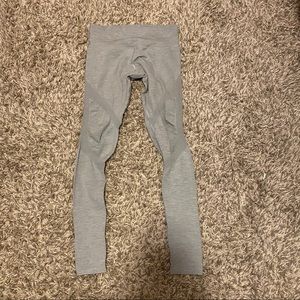 Cloud grey alphalete aero leggings